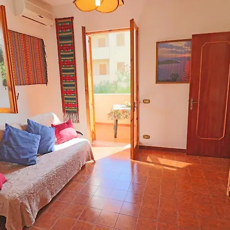 Holiday home Casa Vacanze Sara A 4 Posti *